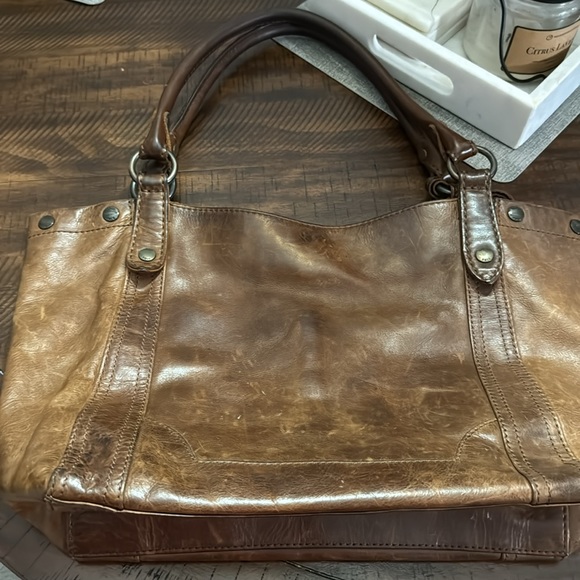 FRYE - Picture 2 of 3